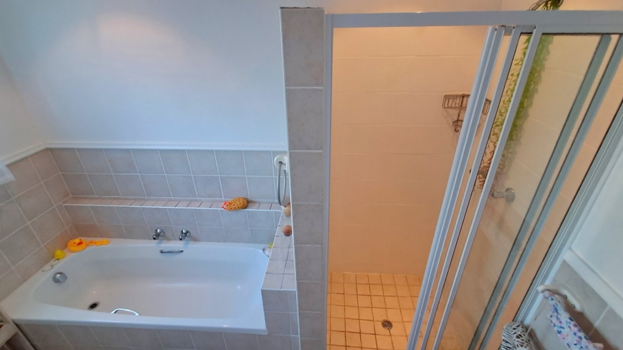 4 Bedroom Property for Sale in Seaview Eastern Cape